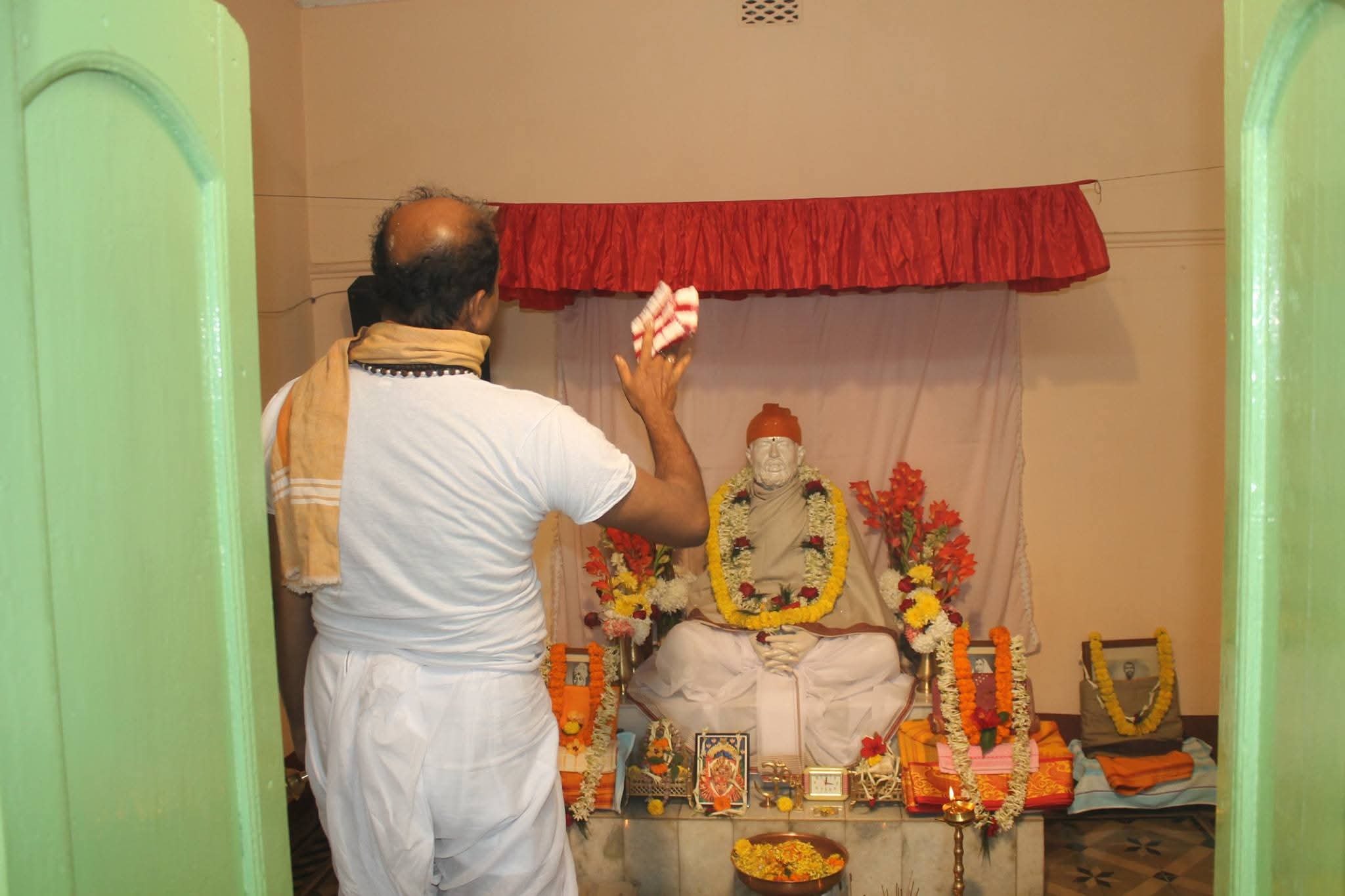 Prayer offering inside the Ashram